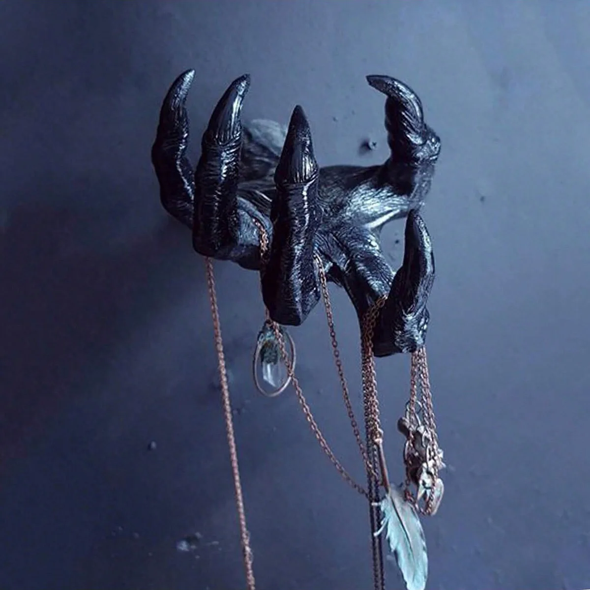 Halloween Gothic Witch Hand St - đánh giá và giá Resin Art Sculptures